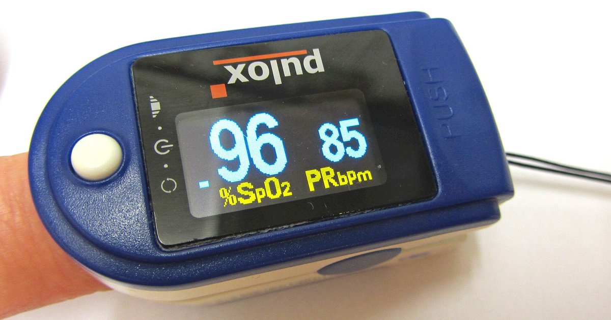 Fingertip pulse oximeter, used to check oxygen level and pulse